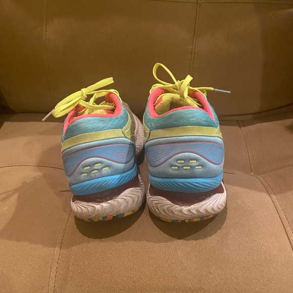 ASICS Gel Nimbus 22-Size 7.5 - Picture 3 of 9